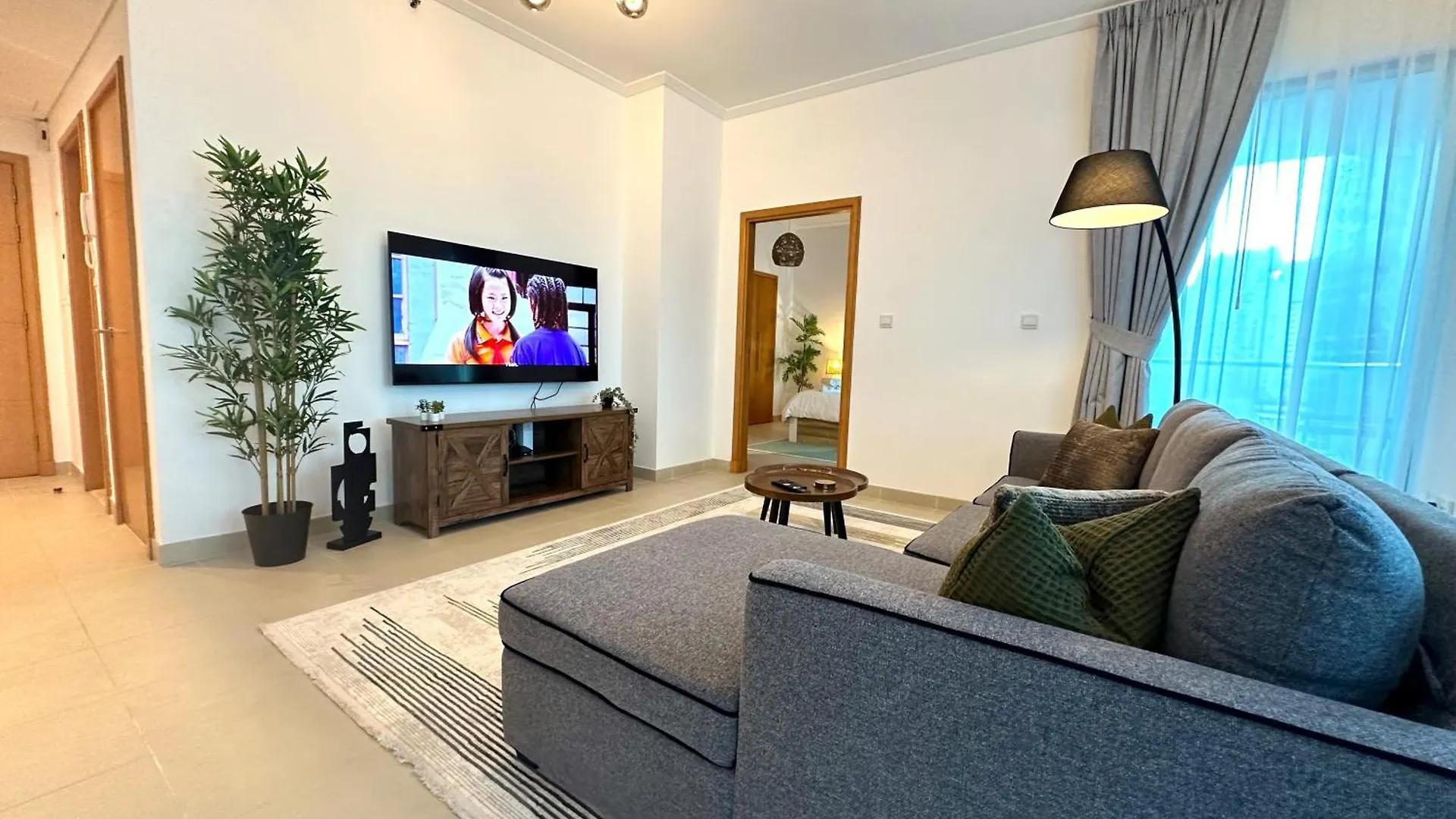 Family Friendly Spacious Best Location Marina Walk And Jbr Walk Dubai Apartment