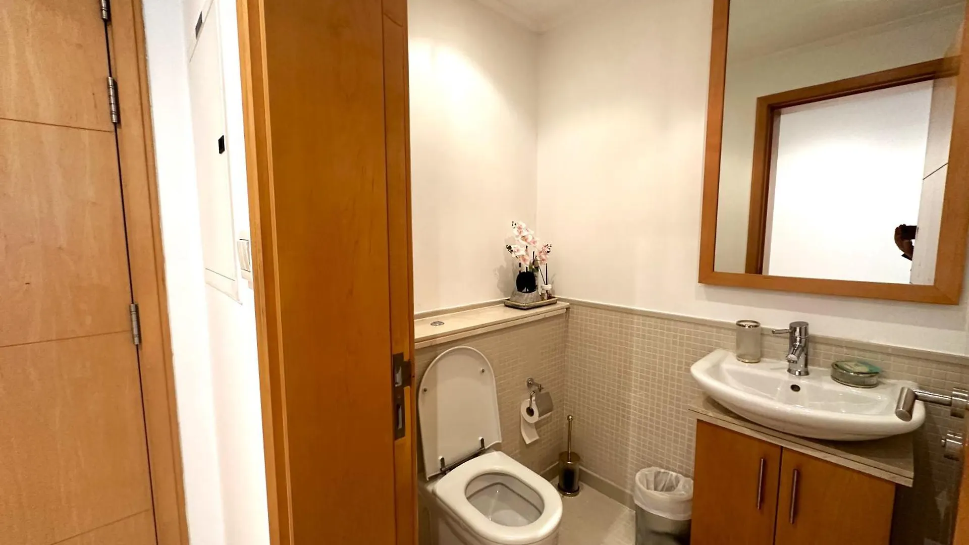 Family Friendly Spacious Best Location Marina Walk And Jbr Walk Dubai Apartment